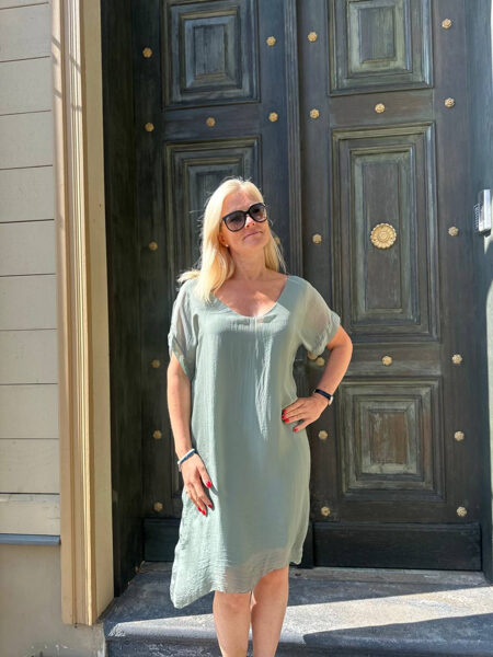 Kleita, ar zīdu, maigs khaki