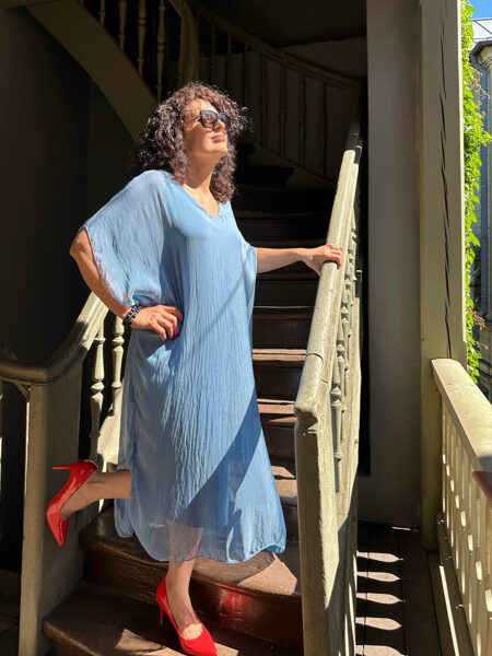 Kleita, Zīda, gaiši zila, derēs no S līdz XL