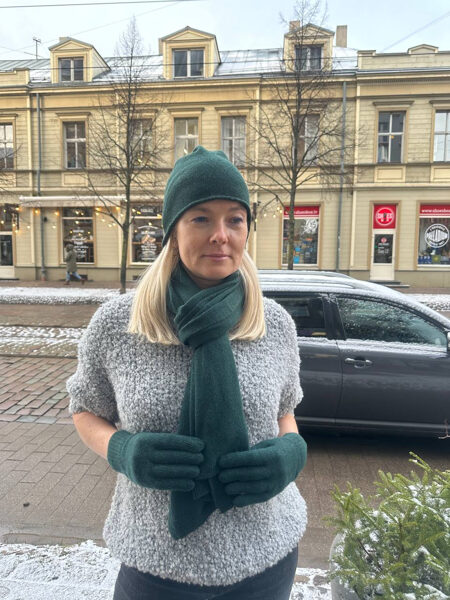 Cepure, šalle, cimdi ar vilnu un kašmiru, zaļš